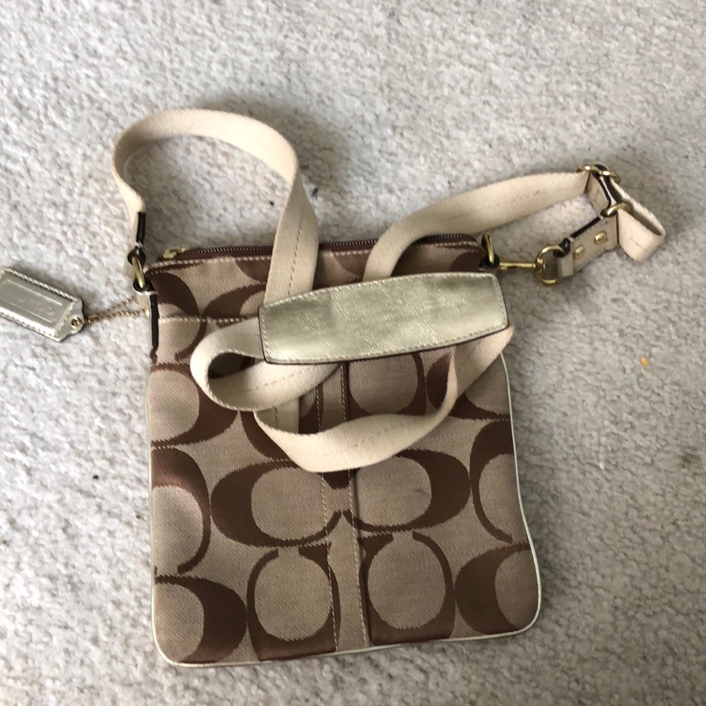 Coach CrossBody - Picture 2 of 4